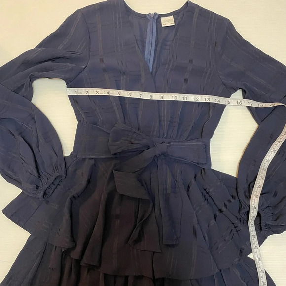 Selfie Leslie Maddox Fit and Flare Long Sleeve Navy Romper Size XS - Picture 4 of 9